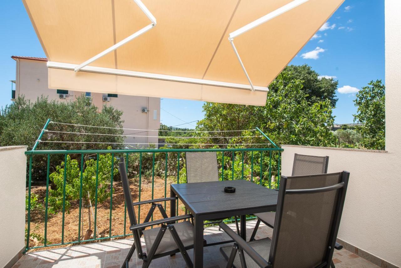 Apartment Kiki Kaštel Štafilić Dış mekan fotoğraf
